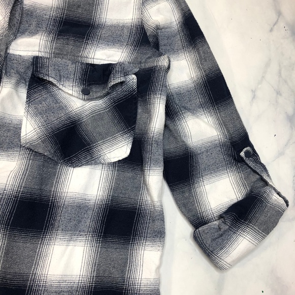 Zara Basic Blue & White Plaid Flannel Snap Up Top - Picture 8 of 8